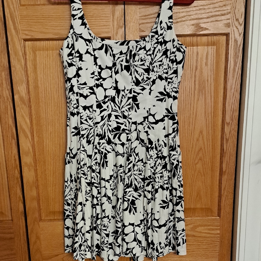 Black And White Ralph Lauren Dress Approx. 38 Inches Long Size 10 Sleeveless